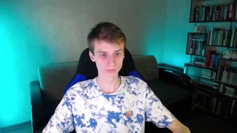 Snapshot of yes_cute_boy_ chatting on February 14, 2026, 6:04 pm Eden online show from February 14, 2026, 6:04 pm