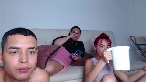 yessica and andres online show from September 20, 2025, 6:25 am
