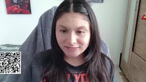 yessica_gomez01 online show from April 17, 2026, 7:06 pm