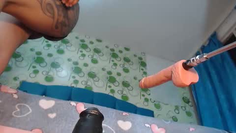 yeyecandy online show from October 9, 2025, 11:41 am