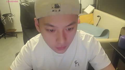 yichen009 online show from July 23, 2026, 10:24 am