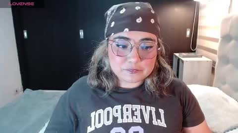 hii i am yini online show from May 14, 2026, 3:13 am