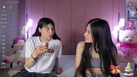 yinyang_luar online show from December 22, 2025, 7:33 pm