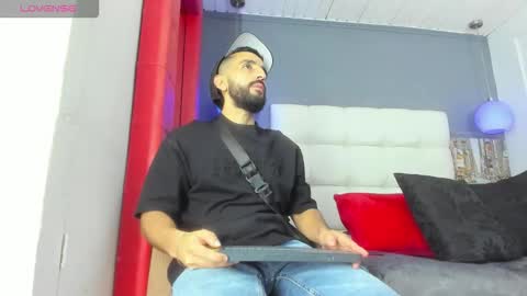 Yiyo online show from February 9, 2026, 3:10 am