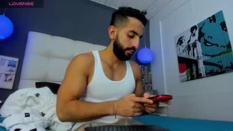 Yiyo online show from February 12, 2026, 4:18 am