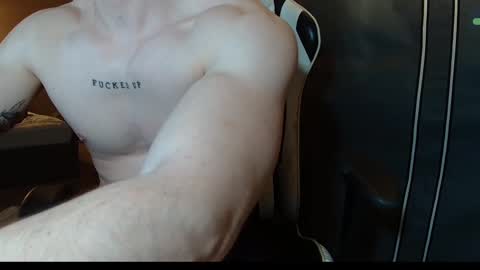 Snapshot of yo__an chatting on January 7, 2025, 9:57 pm Yo an online show from January 7, 2025, 9:57 pm