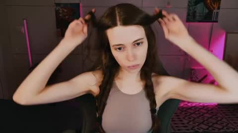 yoka_paradoxxx online show from April 8, 2026, 9:20 am