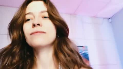 yoka_paradoxxx online show from April 16, 2026, 9:10 am