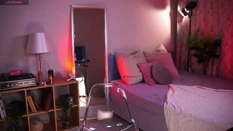 Yoko online show from December 20, 2025, 6:20 am