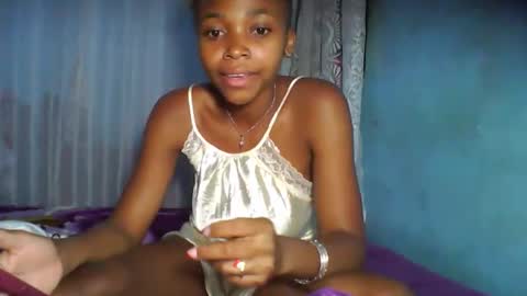 Snapshot of yolandrina90 chatting on September 29, 2025, 5:40 pm yolandrina90 online show from September 29, 2025, 5:40 pm