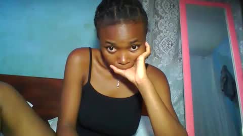 Snapshot of yolandrina90 chatting on October 28, 2025, 9:13 am yolandrina90 online show from October 28, 2025, 9:13 am