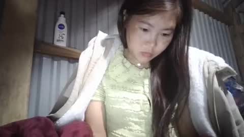 Snapshot of yongmi_ chatting on November 24, 2025, 6:18 pm yongmi_ online show from November 24, 2025, 6:18 pm