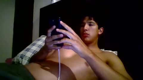 Snapshot of yongmodel00 chatting on June 8, 2026, 4:35 am yongmodel00 online show from June 8, 2026, 4:35 am