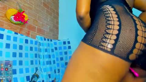 yonnsol_avril online show from February 23, 2025, 4:02 pm