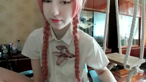 Yoonhee Kiss online show from October 7, 2025, 9:50 am