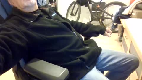 yoska281 online show from February 1, 2026, 4:44 am