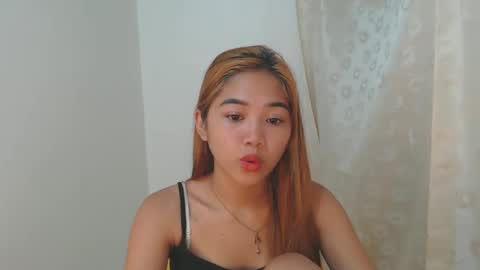 Snapshot of yosufloversweet chatting on January 6, 2025, 1:52 pm fin online show from January 6, 2025, 1:52 pm