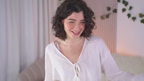 Snapshot of you_fell_in_love chatting on December 11, 2024, 7:09 am Elizabeth brunette -- Darline blonde online show from December 11, 2024, 7:09 am