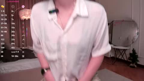 Snapshot of you_fell_in_love chatting on September 14, 2025, 8:52 pm Elizabeth brunette -- Darline blonde online show from September 14, 2025, 8:52 pm