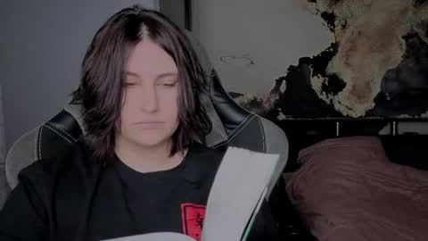 Snapshot of you_lika chatting on April 16, 2026, 3:57 pm Lika online show from April 16, 2026, 3:57 pm