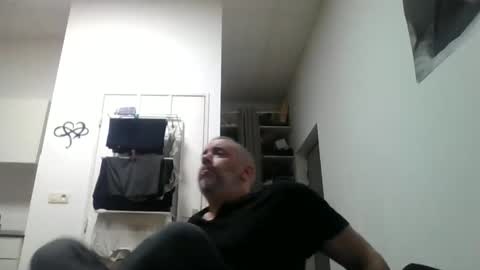 Snapshot of youdeservit chatting on October 4, 2025, 6:50 pm CrayZio online show from October 4, 2025, 6:50 pm