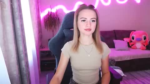 Bella online show from November 17, 2025, 7:36 am