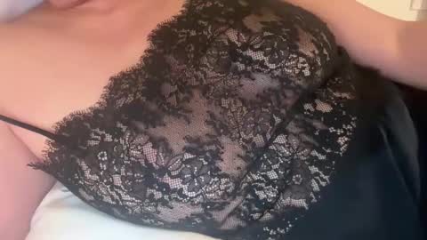 Snapshot of youownmee chatting on May 31, 2026, 5:59 am Bellas Breasts online show from May 31, 2026, 5:59 am