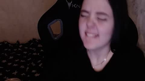 your_8a8y online show from December 11, 2024, 6:20 pm