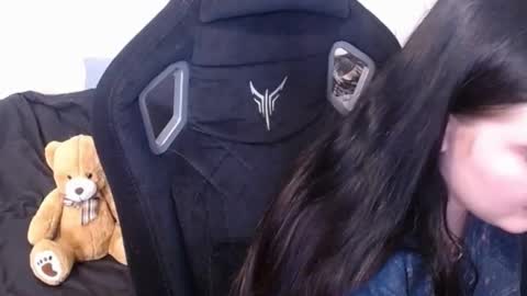 your_8a8y online show from March 5, 2025, 8:00 am