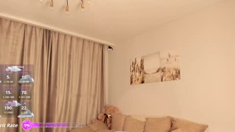 Camilla online show from September 8, 2025, 5:34 pm