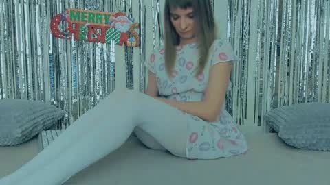 Lily online show from December 28, 2024, 2:10 pm