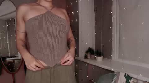 Alex and Kris long hair online show from October 10, 2025, 9:14 pm