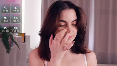 Luna online show from February 25, 2025, 1:28 pm