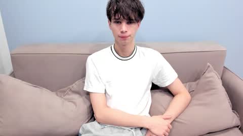 your_shy_guy online show from February 4, 2026, 9:09 pm