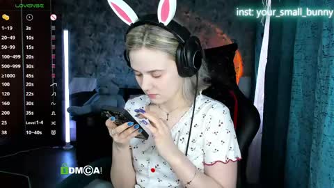 Snapshot of your_small_bunny chatting on May 8, 2026, 2:17 am Molly online show from May 8, 2026, 2:17 am