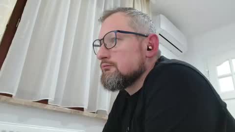 your_tipie online show from November 14, 2025, 8:51 pm