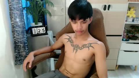 yourasian_eric online show from March 28, 2026, 12:32 am