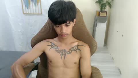 yourasian_eric online show from June 25, 2026, 6:07 am