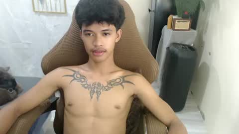 yourasian_eric online show from July 17, 2026, 1:18 pm