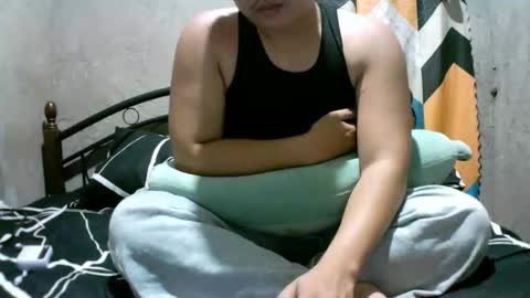 yourasian_lover29 online show from April 24, 2026, 5:04 pm