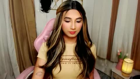 Snapshot of yourasianfave_drea chatting on October 18, 2025, 11:33 am DREA online show from October 18, 2025, 11:33 am