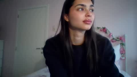 yourbella37 online show from May 14, 2026, 6:58 pm