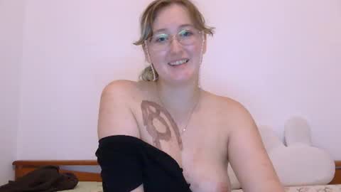 Snapshot of yourcherrylady chatting on June 16, 2026, 8:22 pm cherry online show from June 16, 2026, 8:22 pm