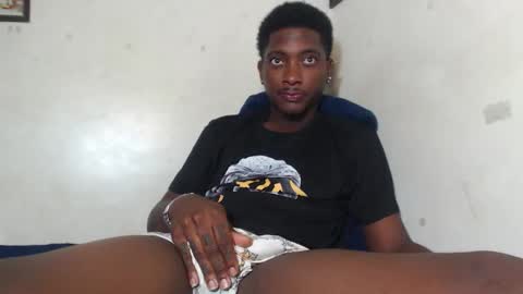 Snapshot of yourdaddy2005 chatting on November 21, 2025, 4:44 am Yourdaddy2005 online show from November 21, 2025, 4:44 am