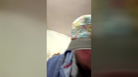 yourdaddyissues2 online show from April 3, 2026, 11:19 am