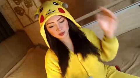 JEN  online show from November 17, 2025, 10:54 am