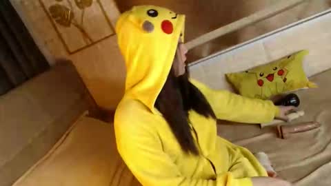 JEN  online show from November 21, 2025, 2:38 pm