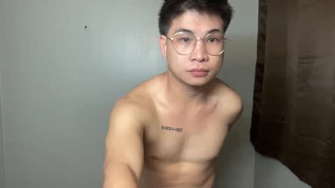 yourfantasyyy_ online show from March 2, 2025, 1:49 pm