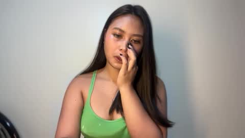 Snapshot of yourfantasyyy_ chatting on May 4, 2026, 9:33 pm yourfantasyyy_ online show from May 4, 2026, 9:33 pm