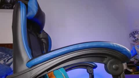 yourfavorite_bigclit online show from April 9, 2026, 9:26 am